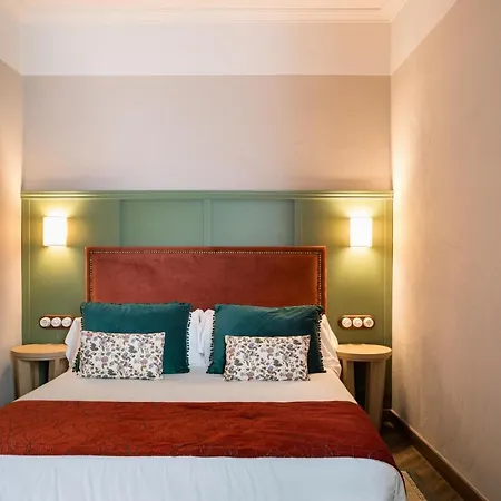 The Honest & 4* Seville