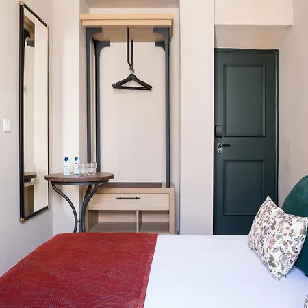 The Honest & 4* Seville