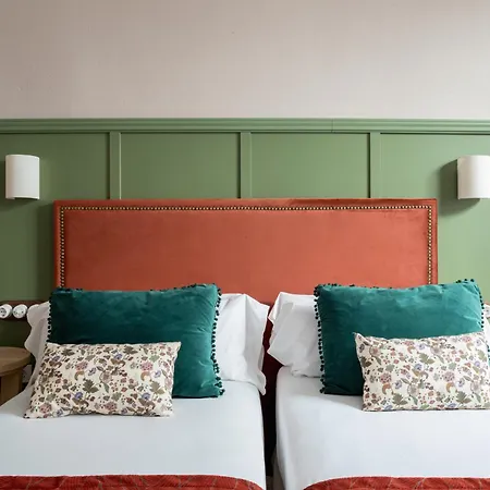 The Honest & Hotel 4*