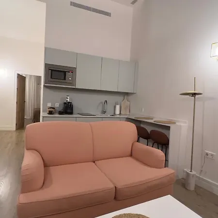The Honest & Hotel 4*
