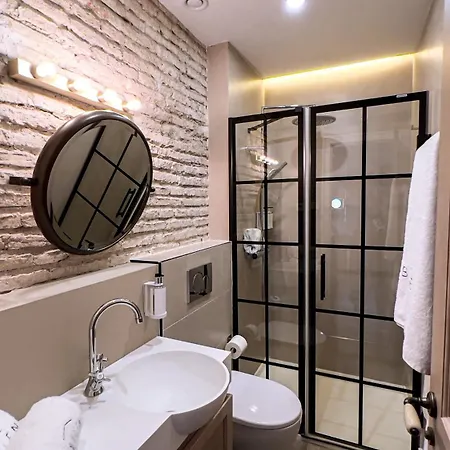 The Honest & Hotel 4*