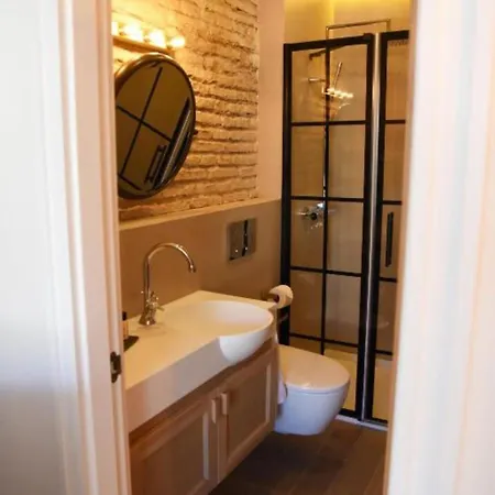 Honest Sevilla 3* 塞维利亚