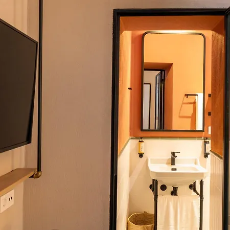 Honest Hotel