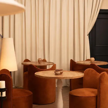 Honest Hotel