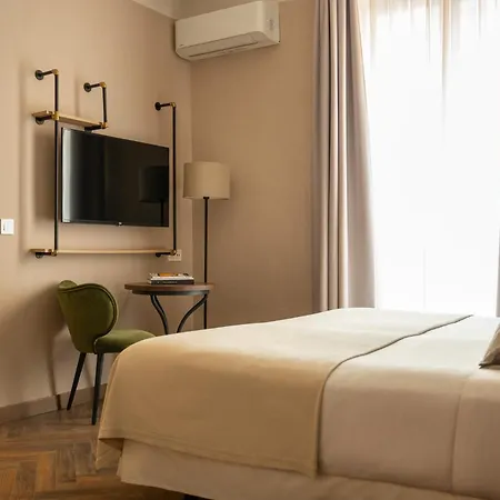 Hotel The Honest & 3*