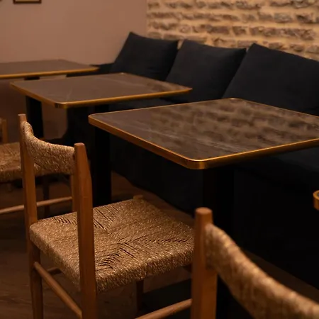 Hotel The Honest & 3*